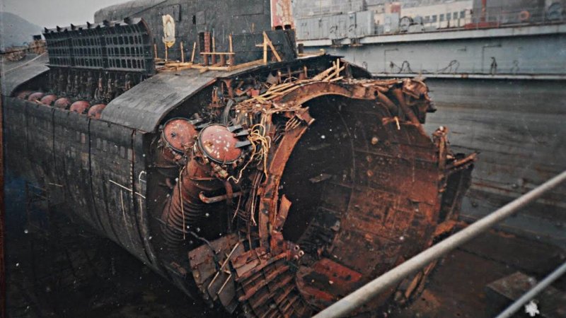 Гибель экипажа атомной подводной лодки к-141 «Курск».