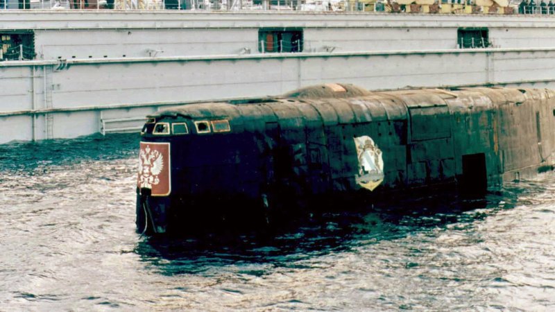 Атомная подводная лодка Курск 2000
