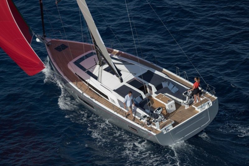 Парусная яхта oceanis 51.1