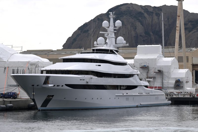 Яхта Dilbar Алишера Усманова