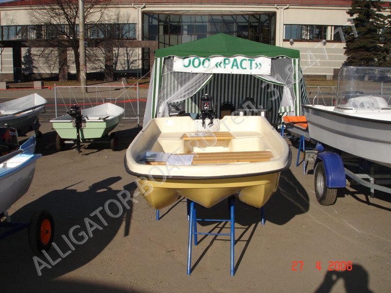 Лодка пластиковая СЛК-240