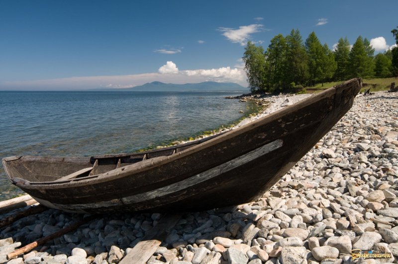 Лодка на Байкале