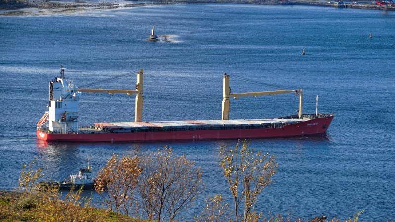 Ямал Кречет судно