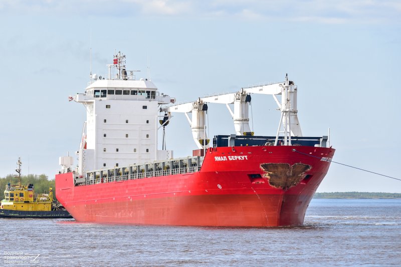 Ямал Беркут судно