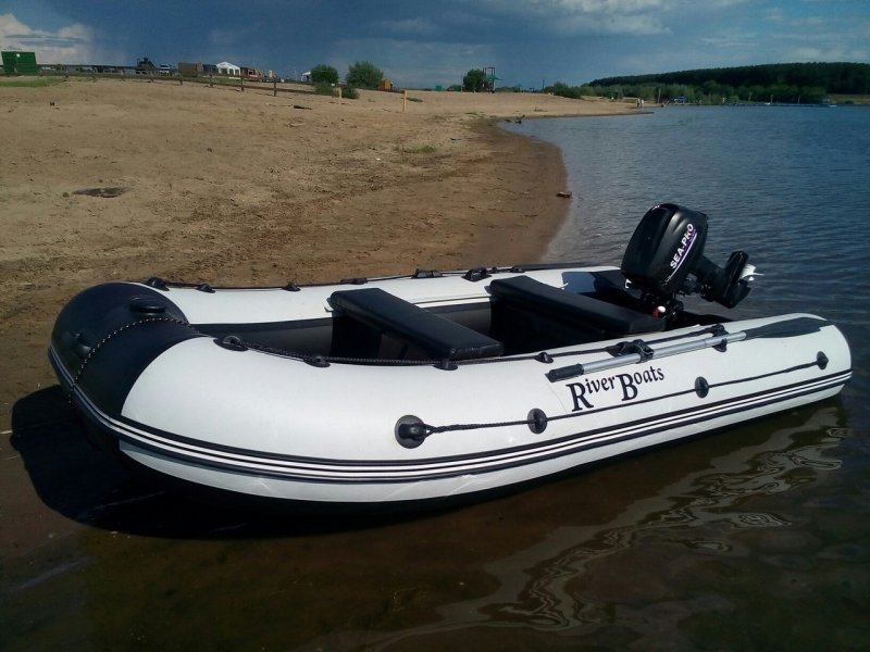 Ривер Боатс 330