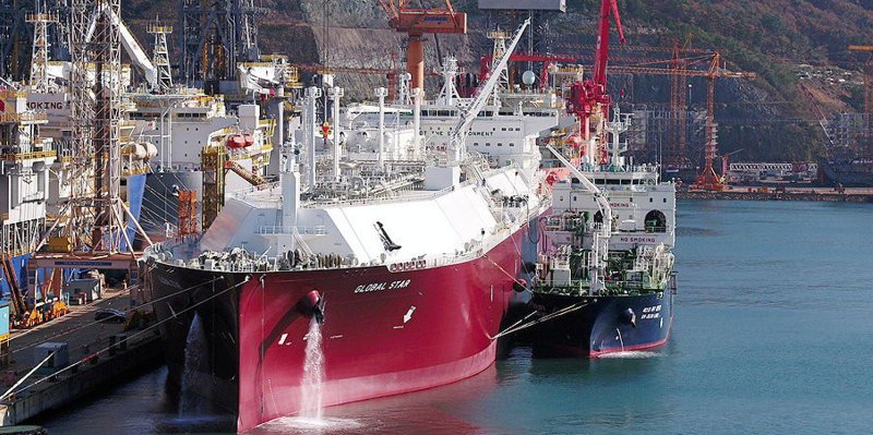 Bunkering Vessel судно
