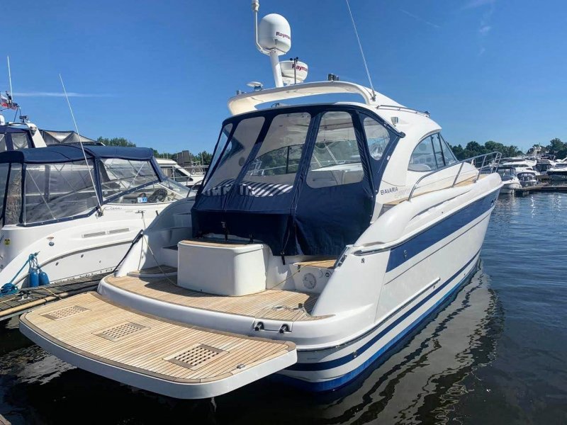 Моторная яхта Bavaria 42 Sport