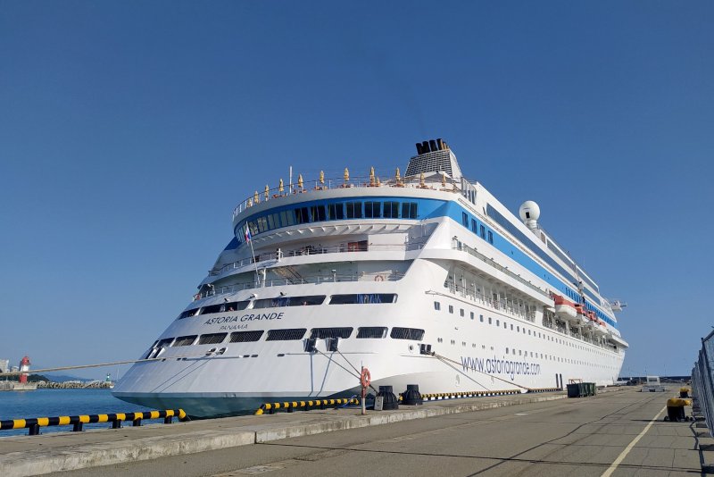 Astoria grande судно Сочи