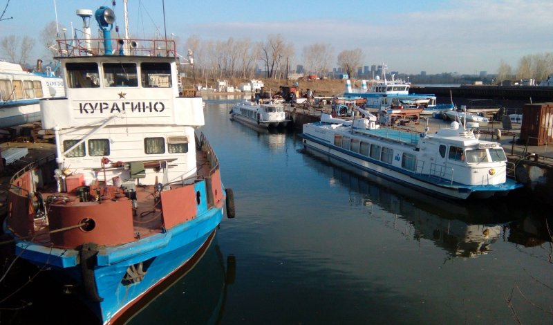 Теплоход Заря Красноярск