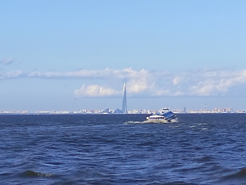 Метеор Санкт-Петербург в волнах