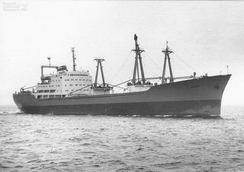 Теплоход Балтика Балтийское Морское пароходство
