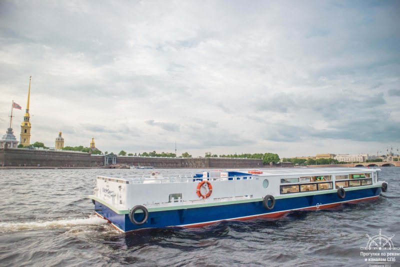 Теплоход Гармония Санкт-Петербург
