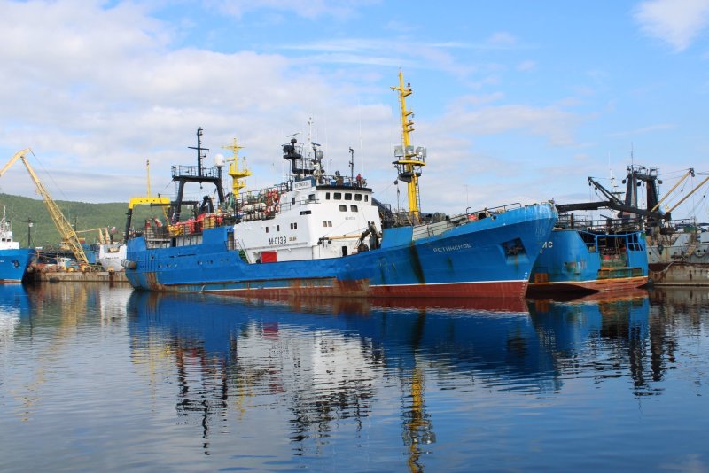 Траулер Бриз Мурманск