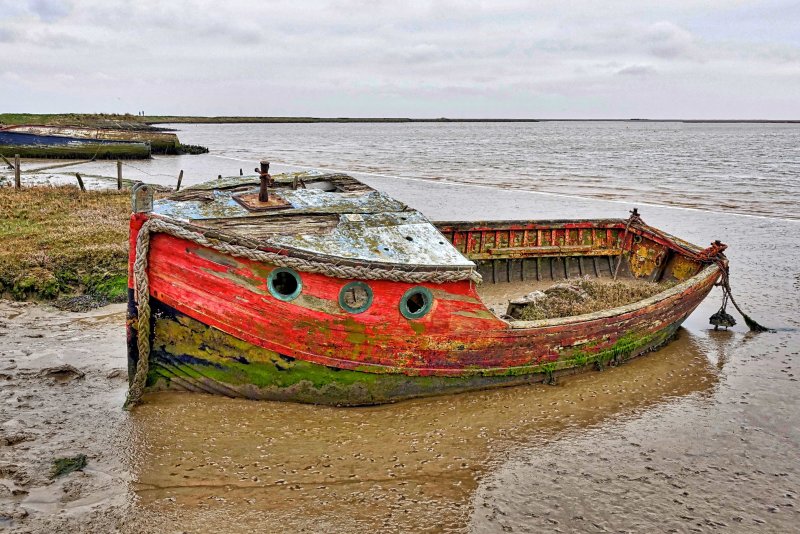 Рыболовецкий Баркас река-море