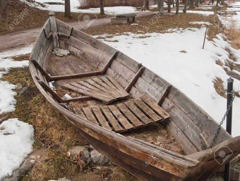 Лодка деревянная старинная