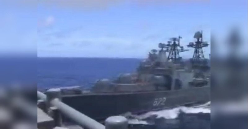 ! Французский корабль протаранил