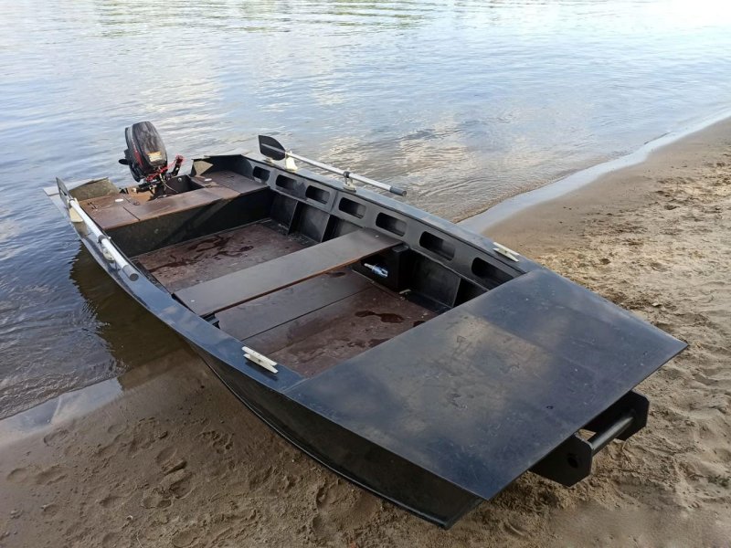 Гребная лодка из ПНД