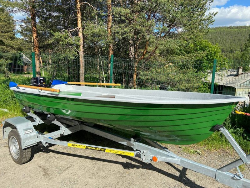 Лодка стеклопластиковая Онега-2