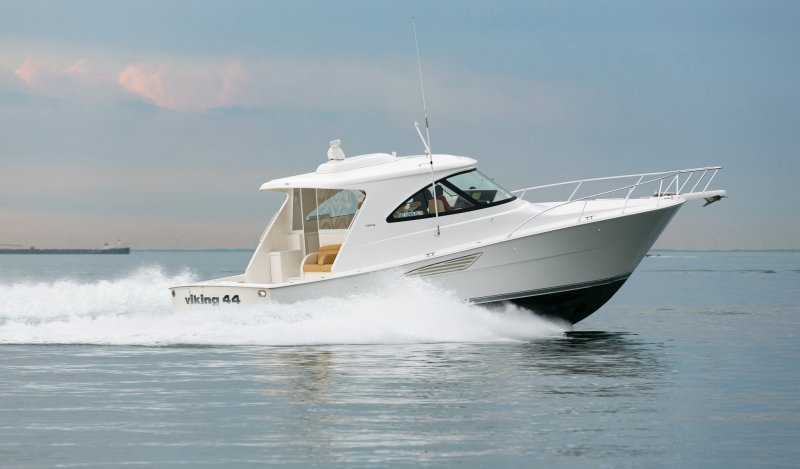 Caba 700 Viking катер