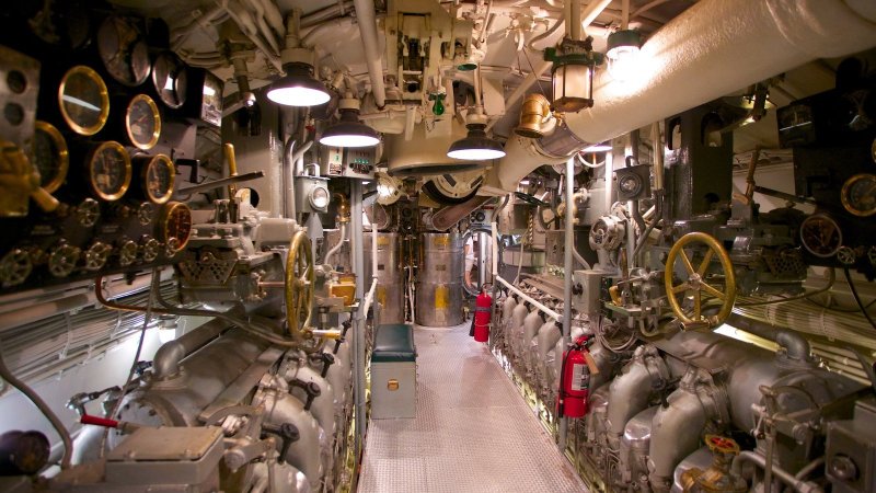 Внутри подводной лодки USS