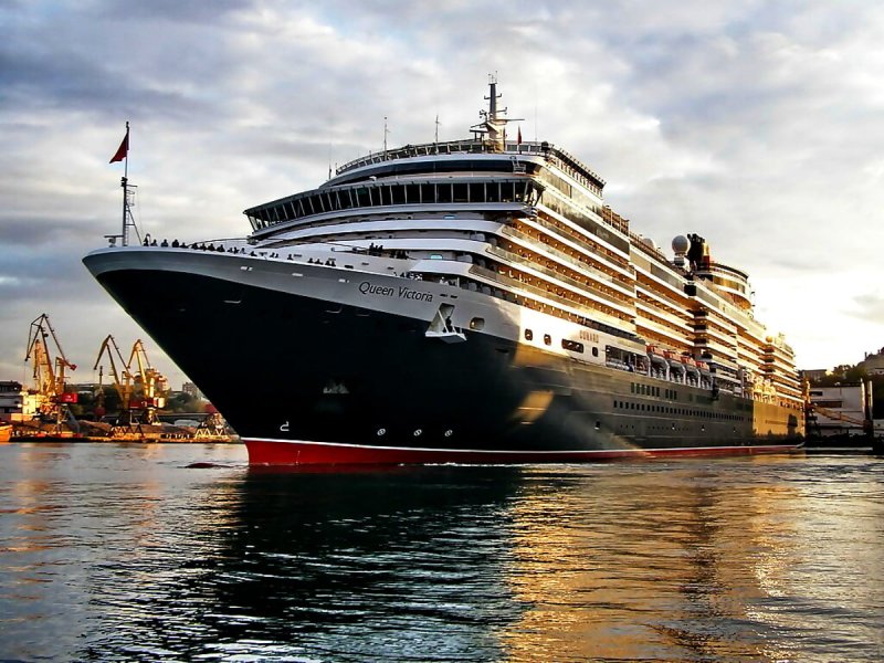 Круизный лайнер Queen Victoria