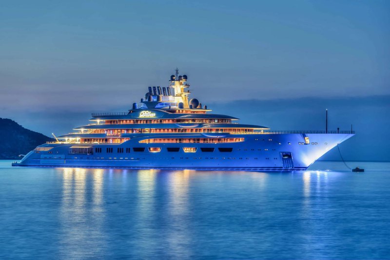 Яхта Dilbar Алишера Усманова
