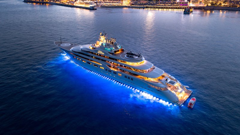 Яхта Dilbar Алишера Усманова