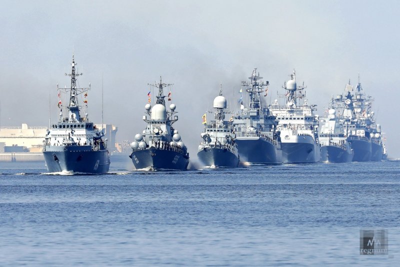 Военно морской парад в Кронштадте