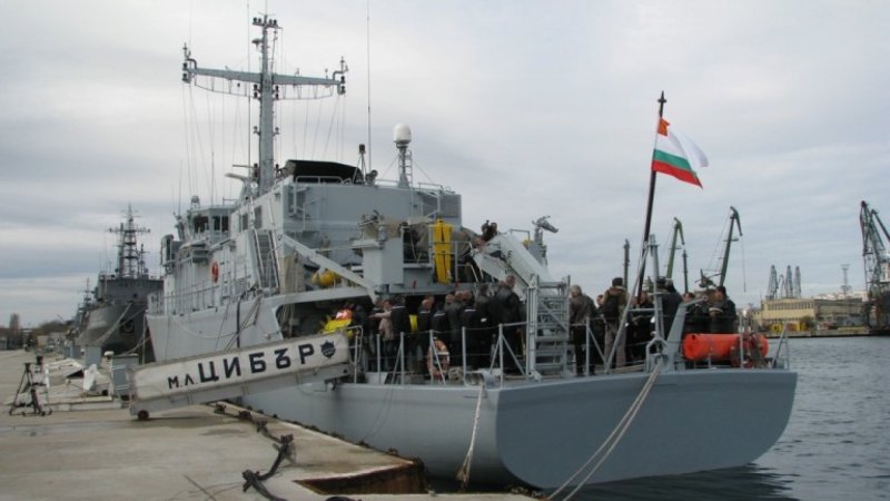Бодрый корабль Болгария