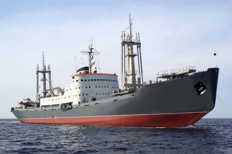 Большой морской сухогрузный транспорт Яуза проекта 550