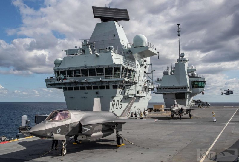 Авианосец Британии HMS Queen Elizabeth