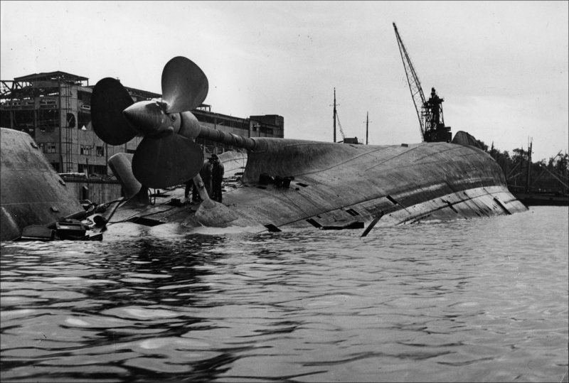 Адмирал Шеер 1945