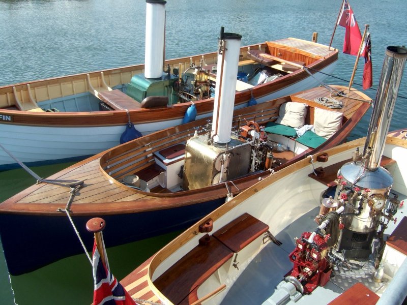 Паровой катер Steamboat