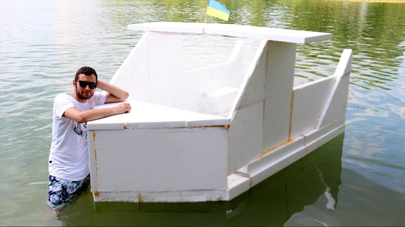 Яхта из пенопласта