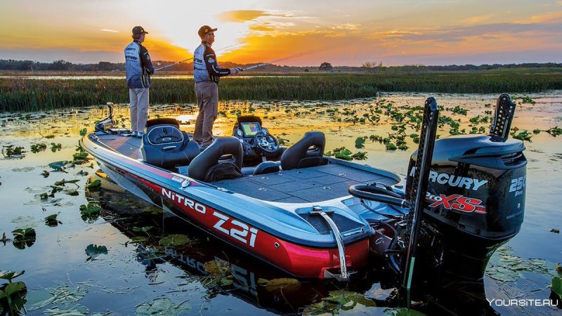 Катер Bass Fishing Boat