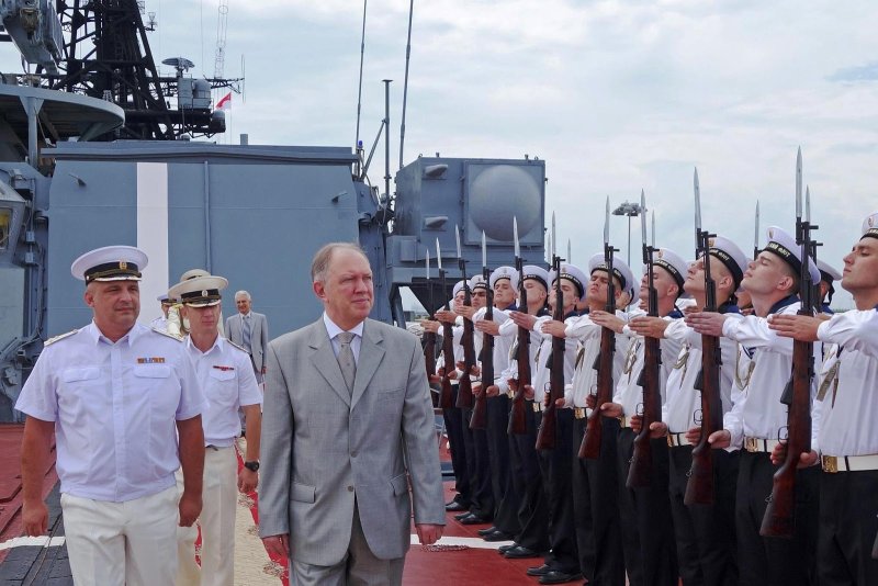 Командир корабля Адмирал Пантелеев