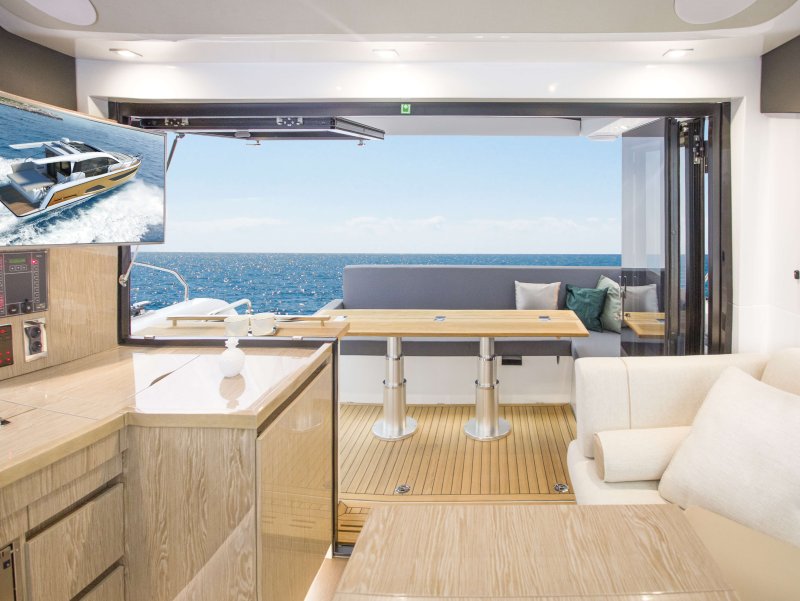 Sealine 390 яхта