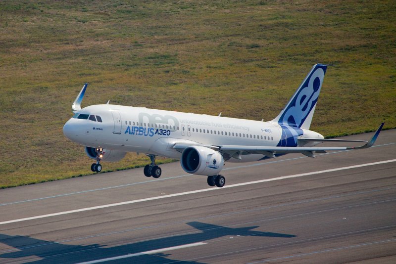 Самолёт Airbus a320