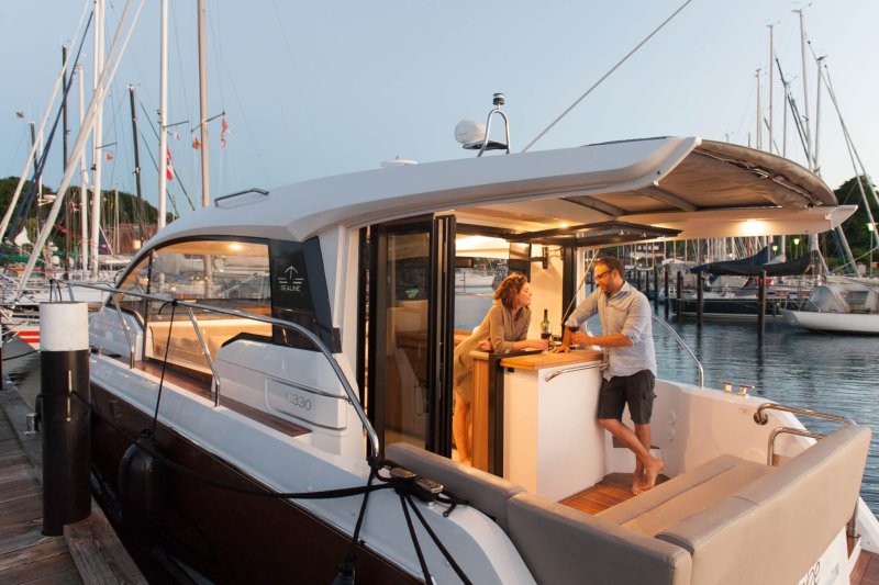 Sealine c335