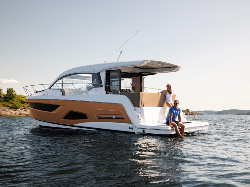 Sealine 390 яхта