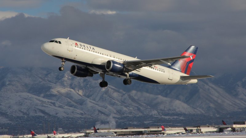 Самолёт Airbus a320