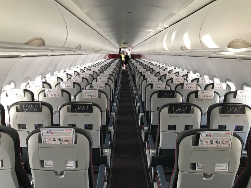 Салон самолета Airbus a320
