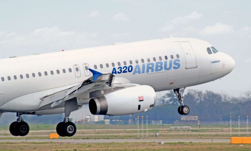 Самолет Эйрбас 320