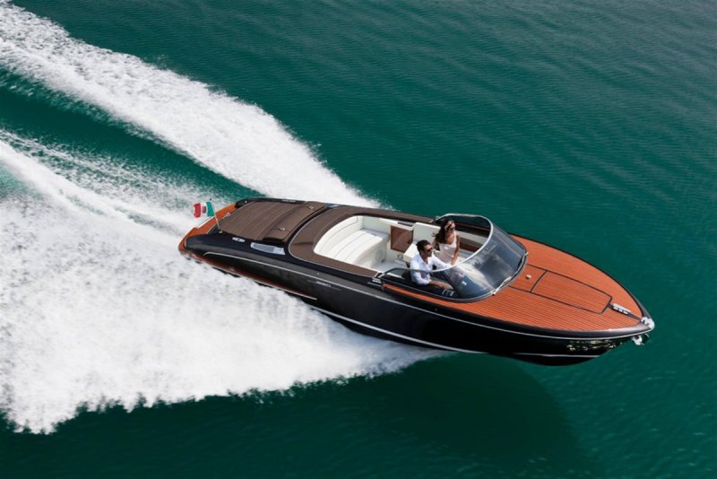 Катер Riva Iseo