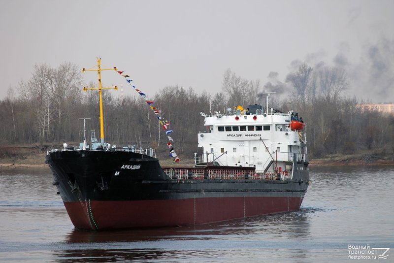 Нефтерудовоз Аркадий Минченя