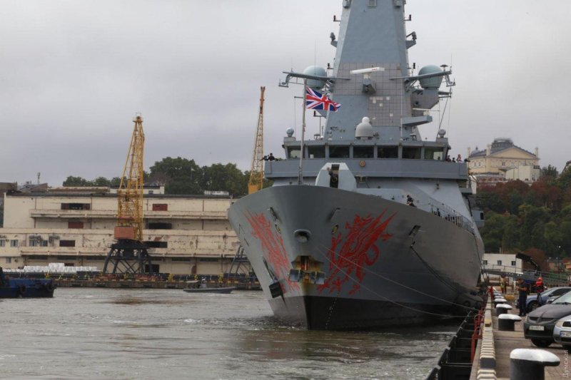 Великобритании HMS Dragon