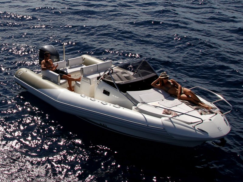 Катер Zodiac Rib