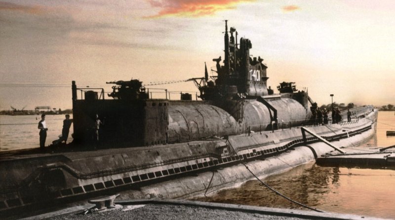 Подводная лодка авианосец i-400