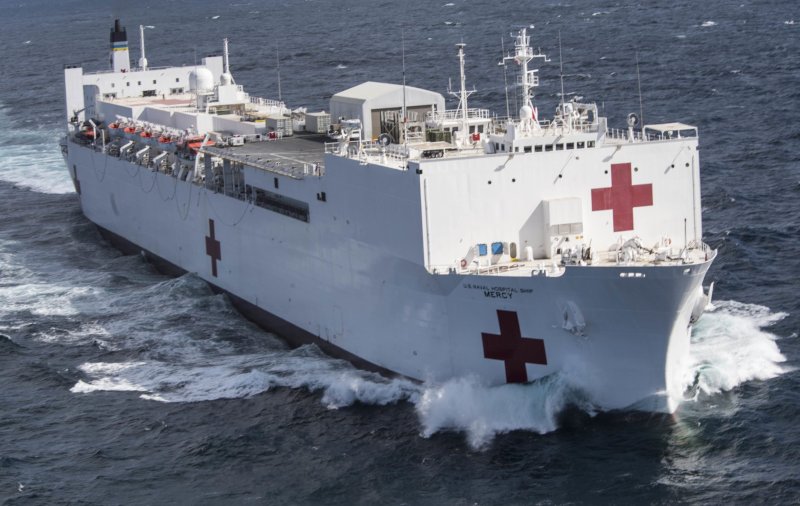 Госпитальное судно USNS Comfort