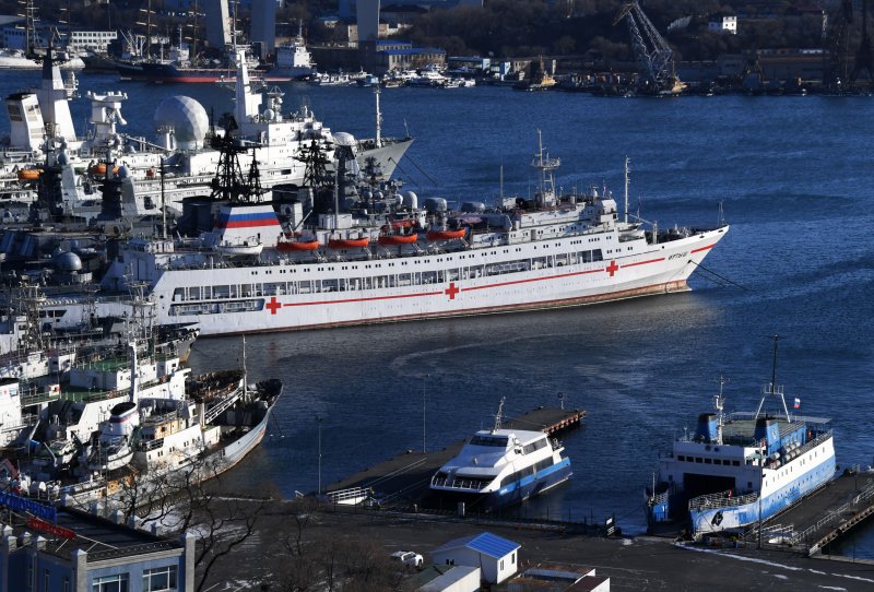 Плавучий госпиталь Иртыш